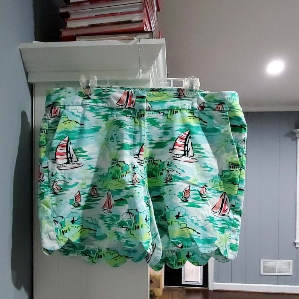 Crown and ivy shorts